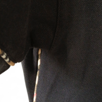 Polo Burberry Preta com Detalhe na Manga e Lateral-P