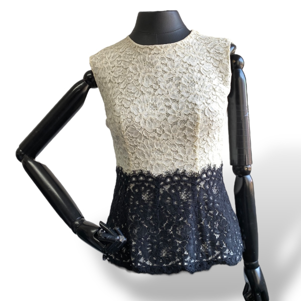 Blusa Carolina Herrera Renda Off-White e Preta - 36