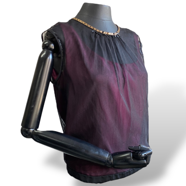 Blusa Louis Vuitton Preta C/ Forro Roxo-36 Blusa Louis Vuitton Preta C/ Forro Roxo-36
