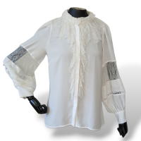 Camisa Lu Monteiro Off White em Seda com Renda-38