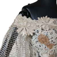 Blusa Martha Medeiros Bege Com Aplicações-38