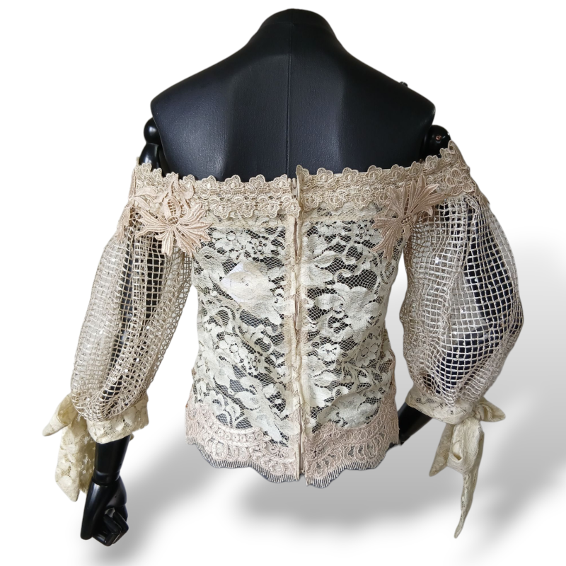 Blusa Martha Medeiros Bege Com Aplicações-38