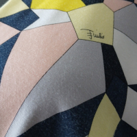 Blusa Emílio Pucci Estampa Geométrica - M Blusa Emílio Pucci Estampa Geométrica - M