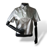 Blusa Renatta Gomes Couro Prateada - M Blusa Renatta Gomes Couro Prateada - M