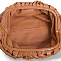 Bolsa Bottega Veneta Pouch Caramelo