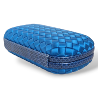 Clutch Bottega Veneta Azul com Python