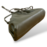 Bolsa Bottega Veneta Pouch Verde Musgo