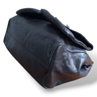 Bolsa Chanel Pocket Shoulder Couro Preta