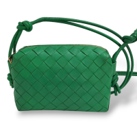 Bolsa Bottega Veneta Camera Loop Mini Verde 