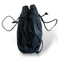 Bolsa Bottega Veneta Pouch Azul Marinho 