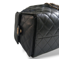 Bolsa Chanel 25 Couro Caviar Preto Ferragem Dourada Bolsa Chanel 25 Couro Caviar Preto Ferragem Dourada