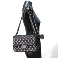 Bolsa Chanel Clássica Jumbo Double Flap Lambskin Preta Bolsa Chanel Clássica Jumbo Double Flap Lambskin Preta