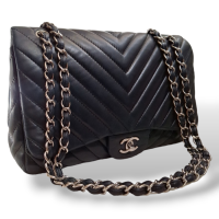 Bolsa Chanel Chevron Jumbo Single Flap Preta com Ferragem Prata