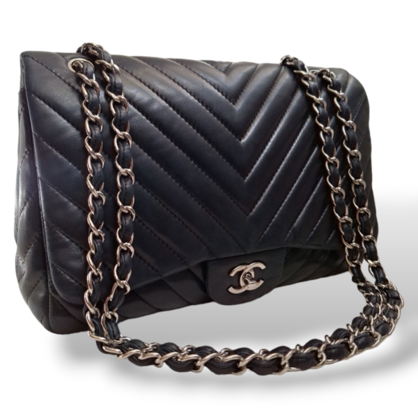 Bolsa Chanel Chevron Jumbo Single Flap Preta com Ferragem Prata