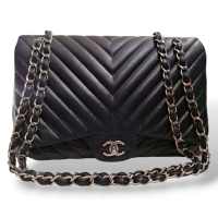 Bolsa Chanel Chevron Jumbo Single Flap Preta com Ferragem Prata