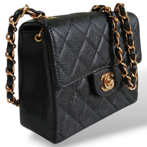 Bolsa Chanel Mini Flap Preta em Couro Caviar e Ferragens Douradas