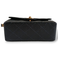 Bolsa Chanel Mini Flap Preta em Couro Caviar e Ferragens Douradas