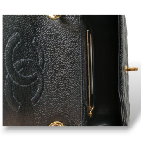 Bolsa Chanel Mini Flap Preta em Couro Caviar e Ferragens Douradas