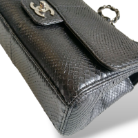 Bolsa Chanel Clássic Flap Média Python Preto