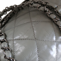 Bolsa Chanel Tiracolo Maxi Lambskin Cinza Ferragem Prata