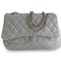 Bolsa Chanel Tiracolo Maxi Lambskin Cinza Ferragem Prata