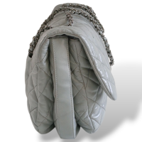 Bolsa Chanel Tiracolo Maxi Lambskin Cinza Ferragem Prata