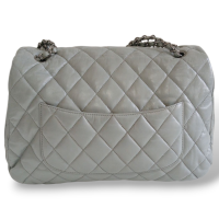 Bolsa Chanel Tiracolo Maxi Lambskin Cinza Ferragem Prata