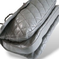 Bolsa Chanel Tiracolo Maxi Lambskin Cinza Ferragem Prata