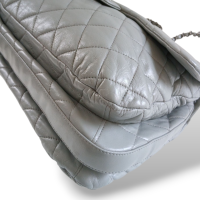 Bolsa Chanel Tiracolo Maxi Lambskin Cinza Ferragem Prata