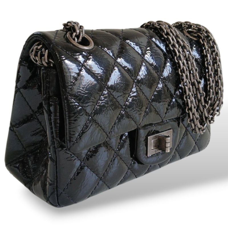 Bolsa Chanel Clássica 2.55 de Matelassê em Verniz Preta com ferragem grafite