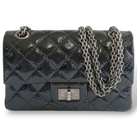 Bolsa Chanel Clássica 2.55 de Matelassê em Verniz Preta com ferragem grafite