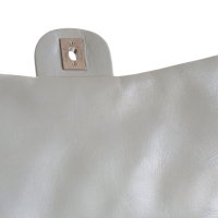 Bolsa Chanel Tiracolo Maxi Lambskin Cinza Ferragem Prata