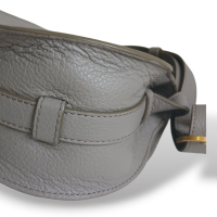 Bolsa Chloé Marcie Small Cinza 