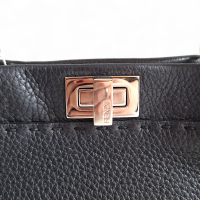 Bolsa Fendi Peekaboo Mini Preta
