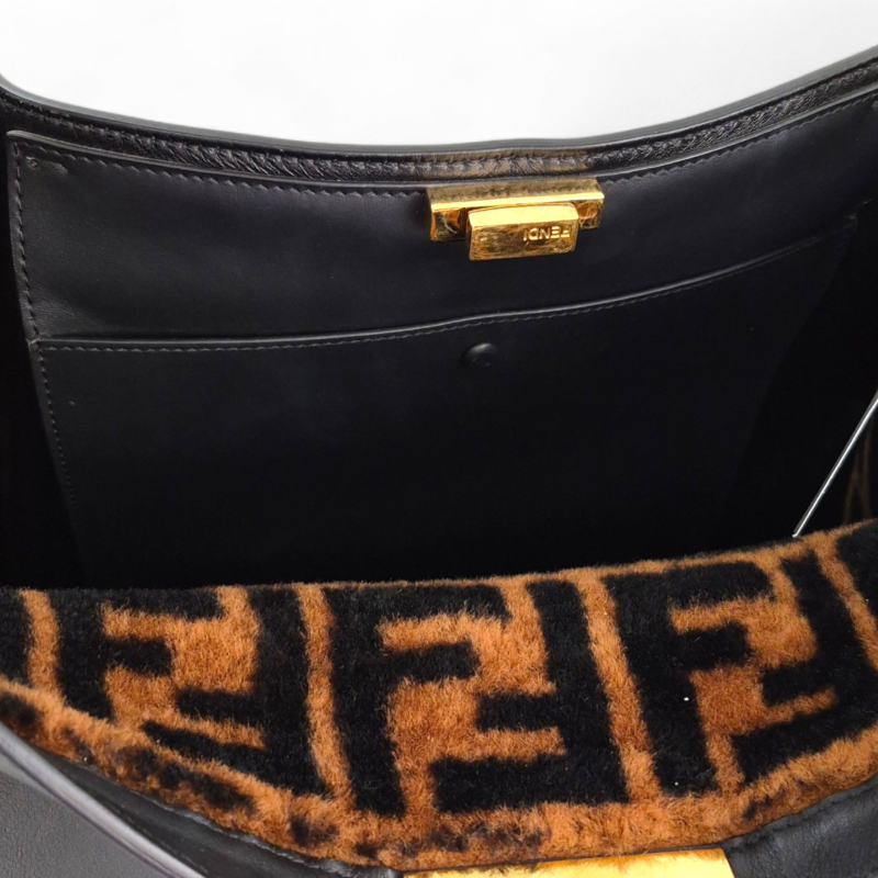 Bolsa Fendi Peekaboo Couro Preta 