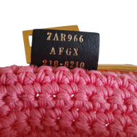 Bolsa Fendi Baguette Crochê Rosa