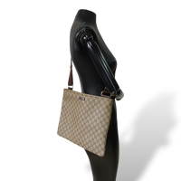 Bolsa Gucci GG Supreme Messenger 