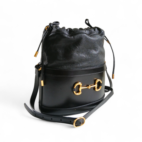 Bolsa Bucket Gucci Horsebit Preta 1955