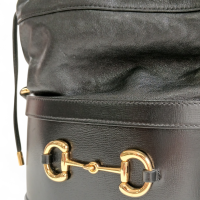 Bolsa Bucket Gucci Horsebit Preta 1955