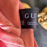 Bolsa Gucci Marmont Small em Veludo Preto com Aplicações