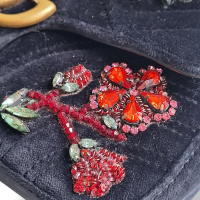 Bolsa Gucci Marmont Small em Veludo Preto com Aplicações