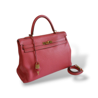 Bolsa Hermès Kelly 35 Coral com Gold Bolsa Hermès Kelly 35 Coral com Gold