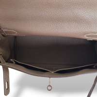 Bolsa Hermès Kelly 28 Etoupe com Ferragens Palladium