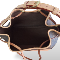 Bolsa Louis Vuitton Noe BB Monograma