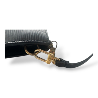 Bolsa Louis Vuitton Pochette Accessoires Epi Preta