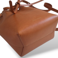 Bolsa Mansur Gavriel Bucket Couro Caramelo