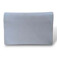 Bolsa Fendi Off White com Detalhes em Python