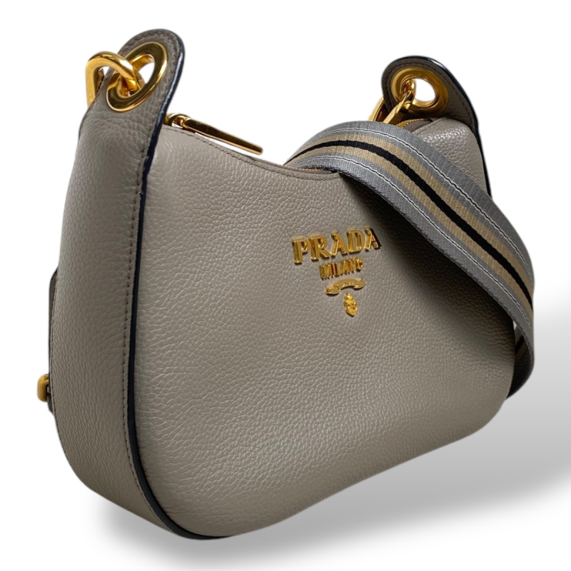 Bolsa Prada com Logo na Alça