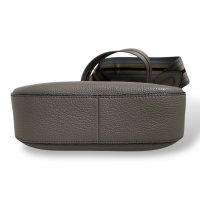 Bolsa Prada com Logo na Alça