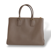 Bolsa Prada Saffiano Lux Galleria Argila 